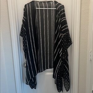 Lane Bryant Black and White Patterned Kimono